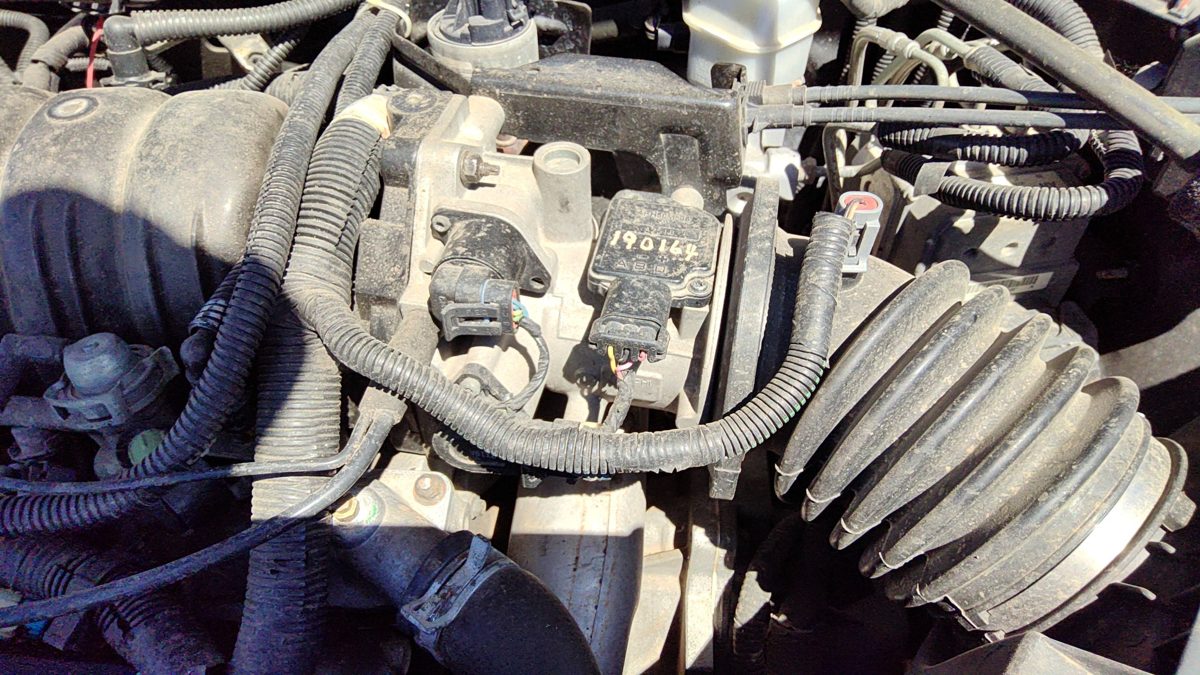 2001-2004 Buick Regal Throttle Body Valve Oem With Sensors 3.8L 24507227