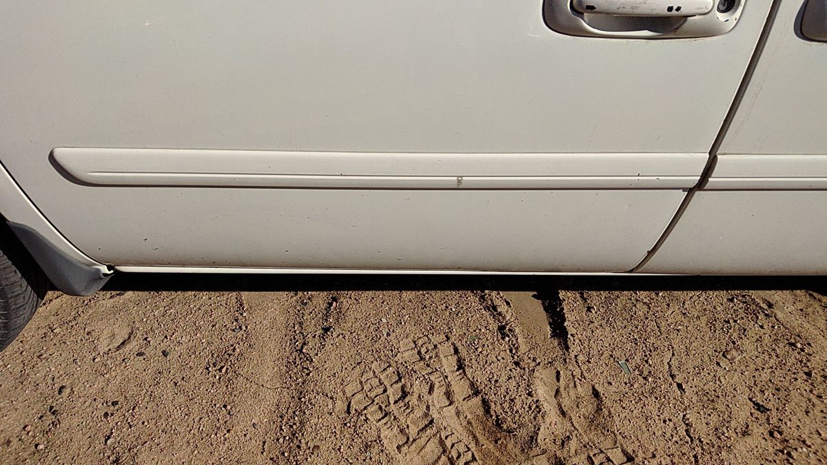 05-07 Dodge Caravan Driver Left Front Moulding From Door Trim Strip White Pw1