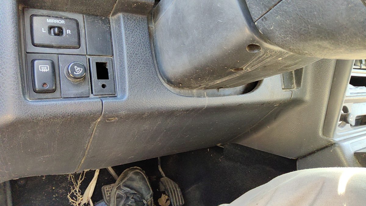 1996 97 Suzuki Sidekick Lower Dash Under Column Knee Bolster Trim Panel Gray Gri