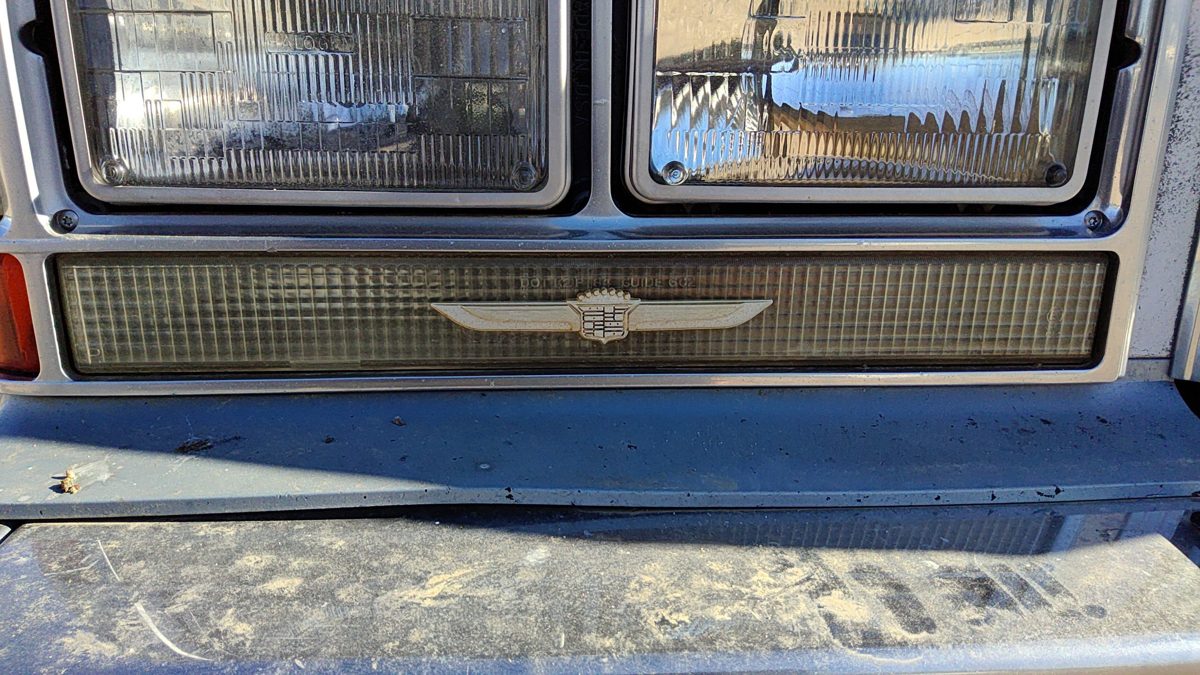 1980-84 Deville Sedan Passenger Right Front Turn Signal Light Lamp Lower Mounted