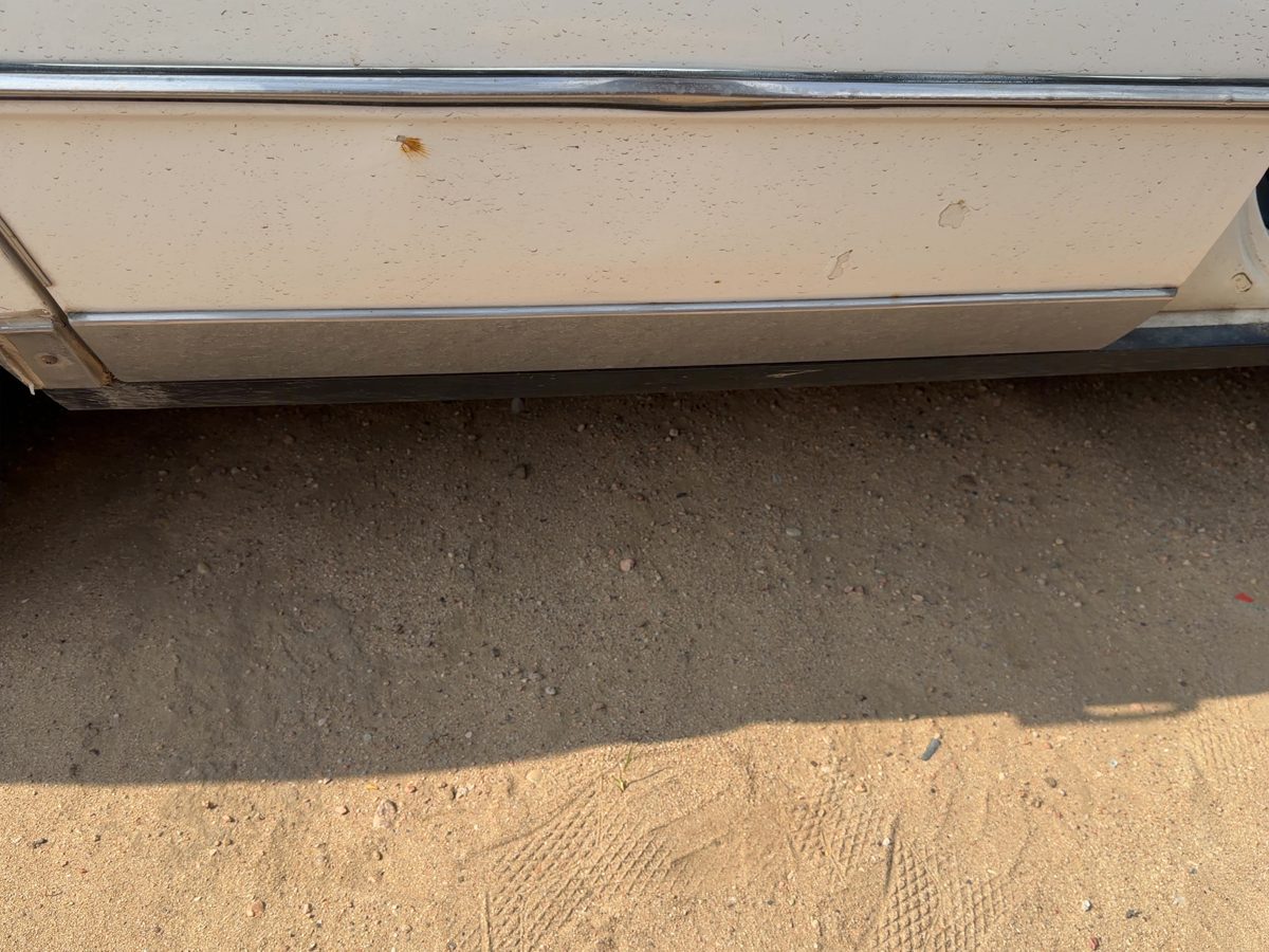 1986 Oldsmobile 98 Passenger Right Rear Lower Moulding From Door Oem Back
