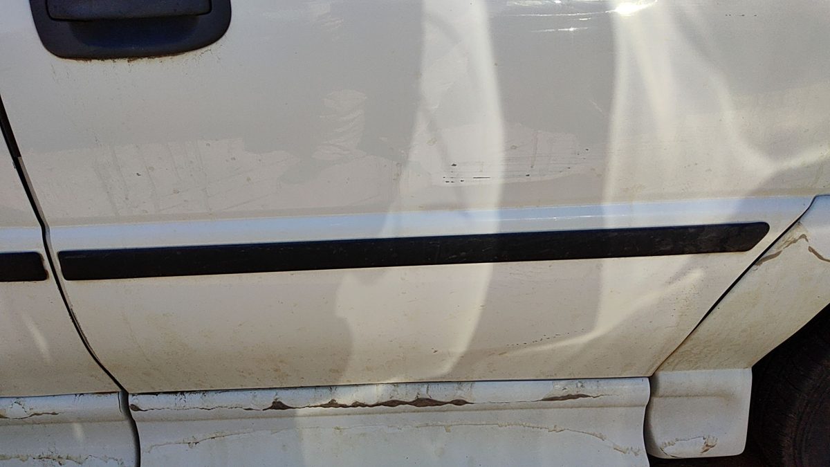 2007 Chevy Uplander Rear Door Moulding