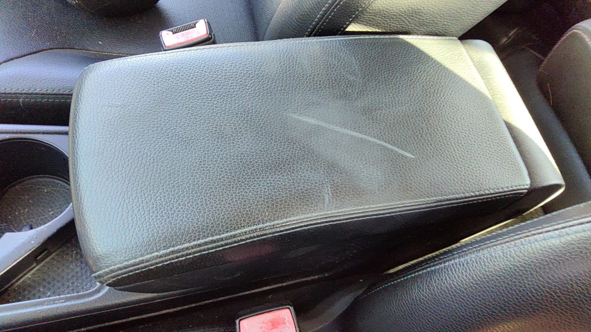 2006-2010 Vw Passat Center Console Lid Only Oem Arm Rest Fold Down Qq Black