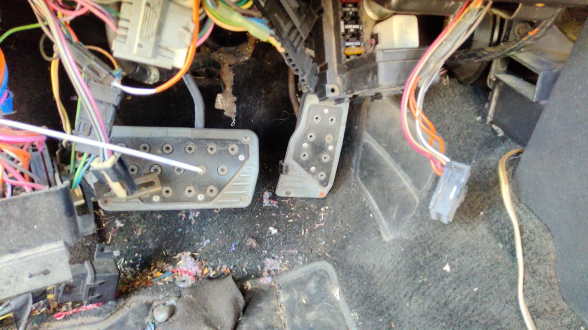 1989 Chevy Camaro Complete Brake And Gas Pedal Oem Auto Trans