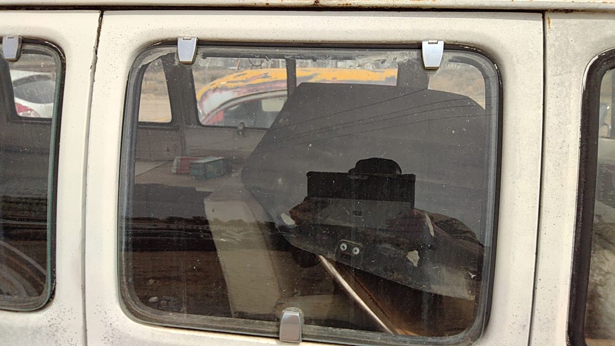 1971-1977 Dodge Van B200 Passenger Right Rear Side Window Door Glass Oem Front