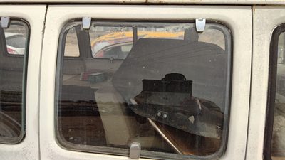 1971-1977 Dodge Van B200 Passenger Right Rear Side Window Door Glass Oem Front