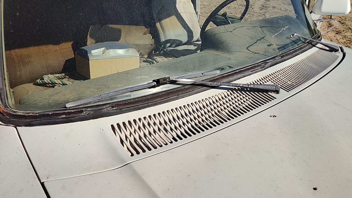 1984 Dodge D350 Windshield Wiper Cowl Vent Trim Panel Oem Cover