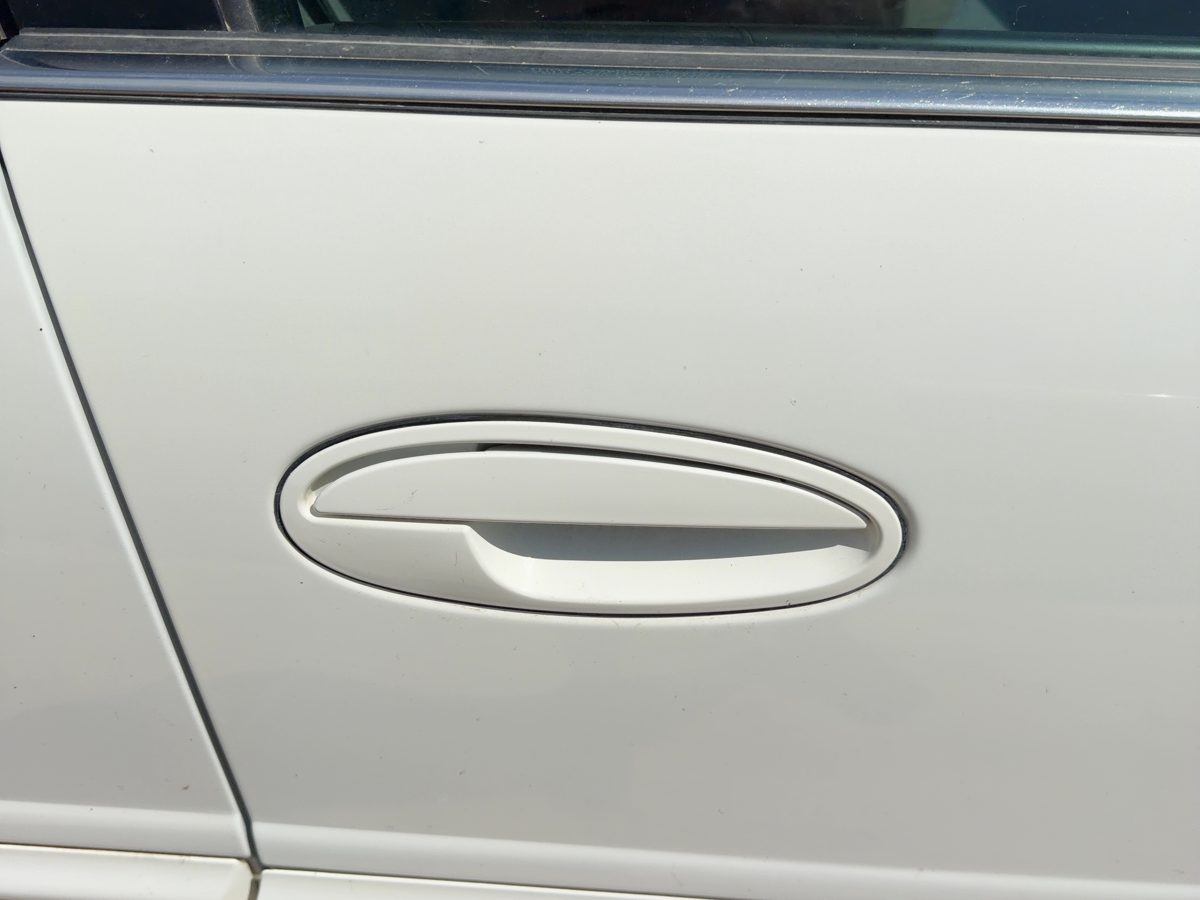 2002-2005 Buick Lesabre Passenger Right Front Outside Door Handle Oem White 40U