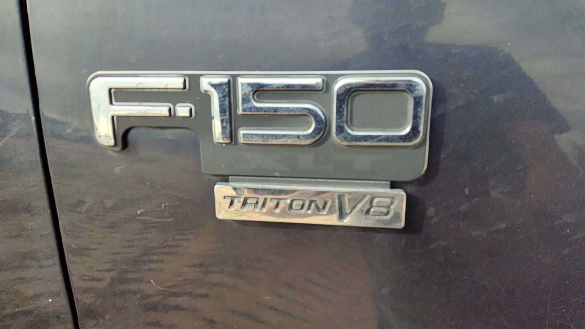 1999 Ford F150 Passenger Right Badgefrom Fender Oem