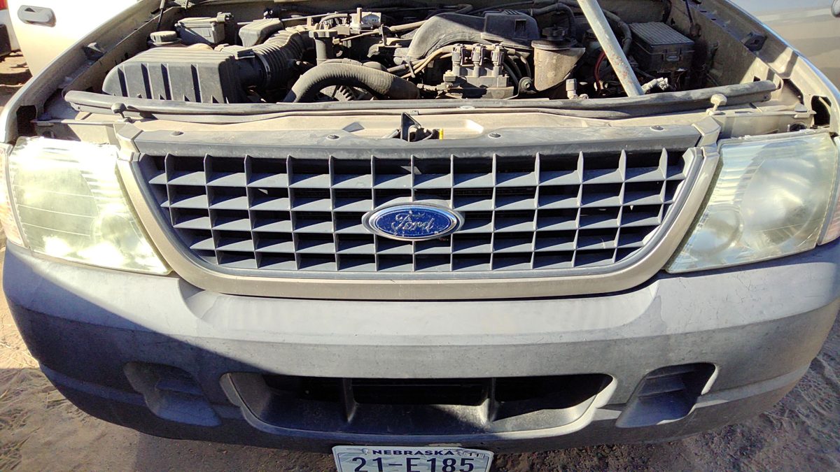 2003 Ford Explorer Grille