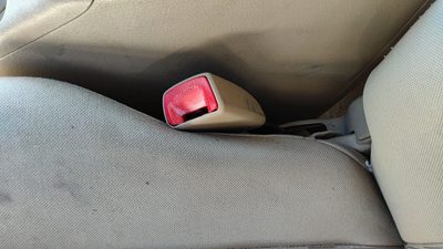 2009-12 Toyota Rav-4 Driver Left Front Seat Belt Buckle Receiver Oem Sand Beige