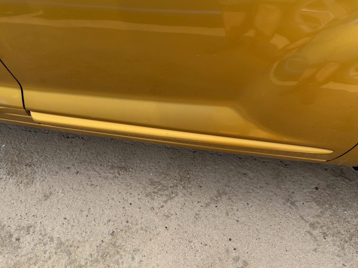 2002 Chrysler Pt Cruiser Front Door Moulding