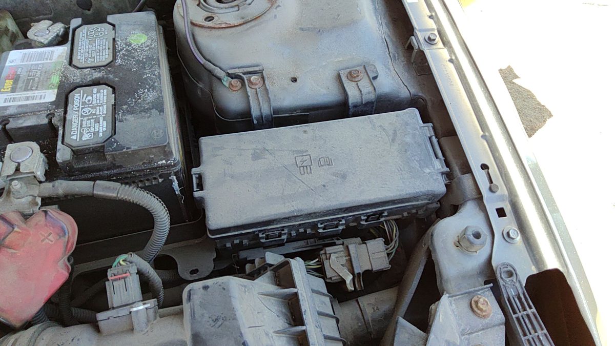 2010-2012 Ford Fusion Engine Fuse Box Power Distribution Panel Oem 2.5L