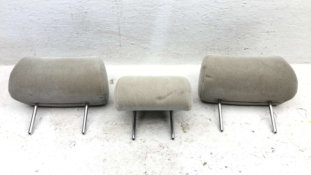 2007-2008 Toyota Corolla Set Of Head Rests Oem Rear Head Rest Center