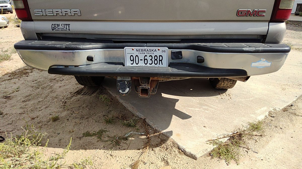 1999-2007 Sierra 2500 Hd Chromer Rear Bumper Assembly With Brackets Oem 12473000