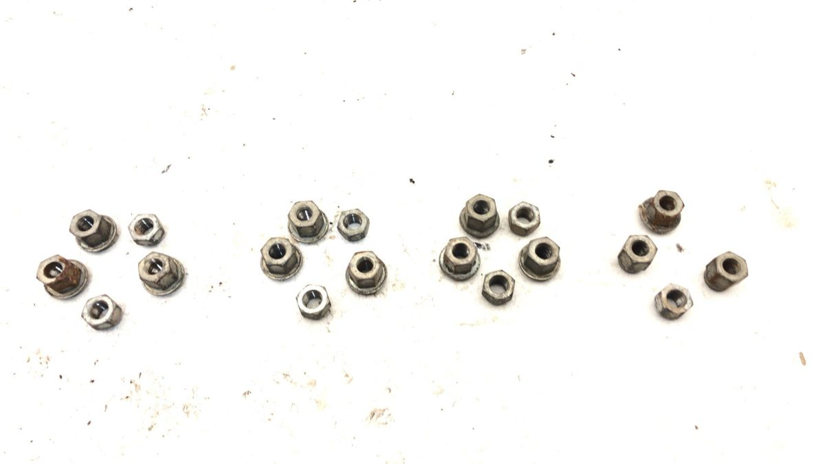 1984 Cadillac Deville 19 Lug Nut Set For Hubcap Retainer Bracket Oem