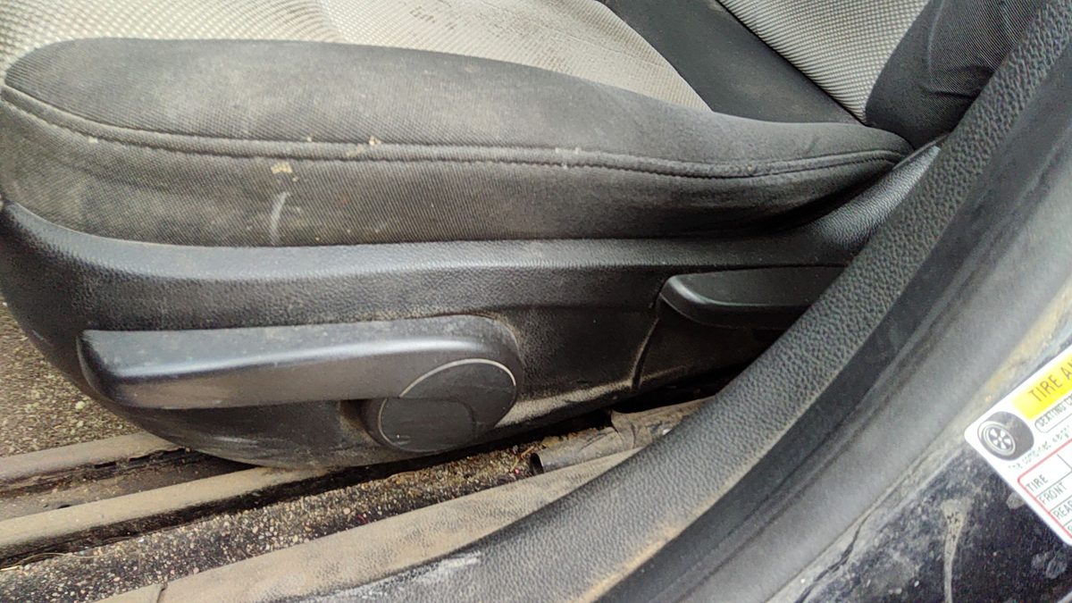 2011 Chevy Cruze Seat Track