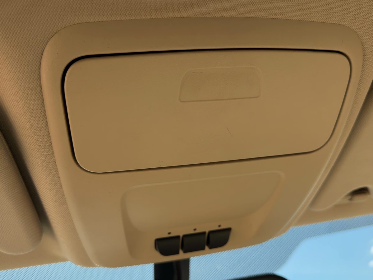 2010 Chevy Impala Center Overhead Console Oem Dome Light Map Lamp Cubby