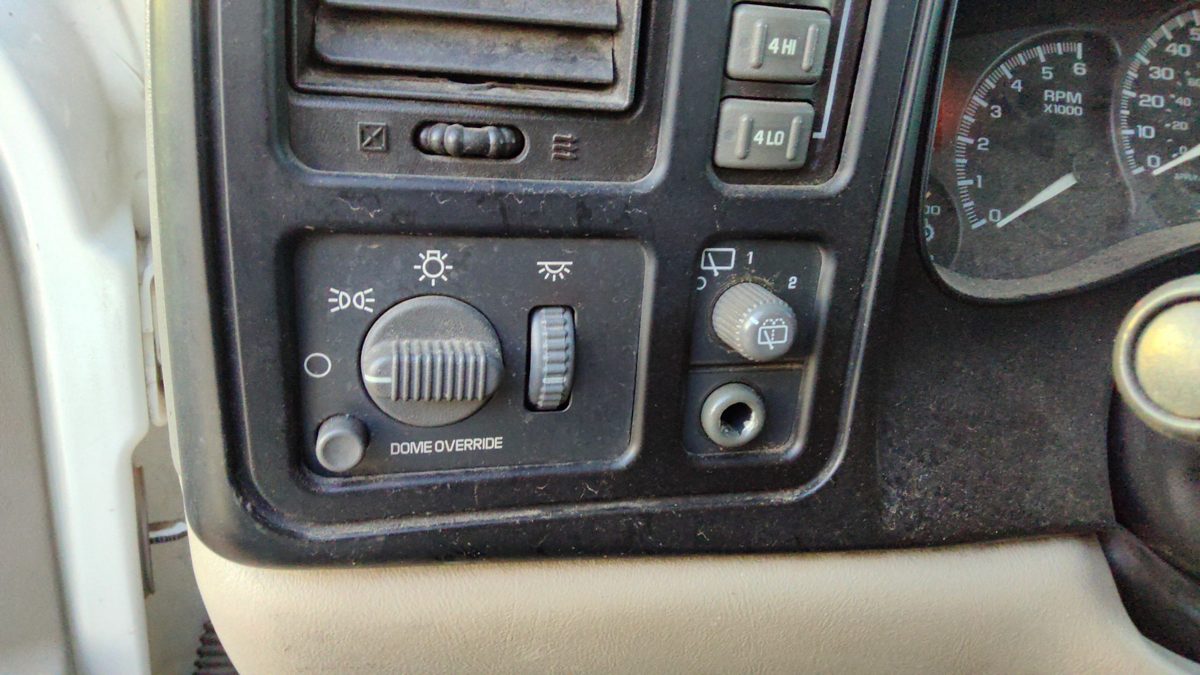2001 Suburban 1500 Headlight Switch (dash Mtd)