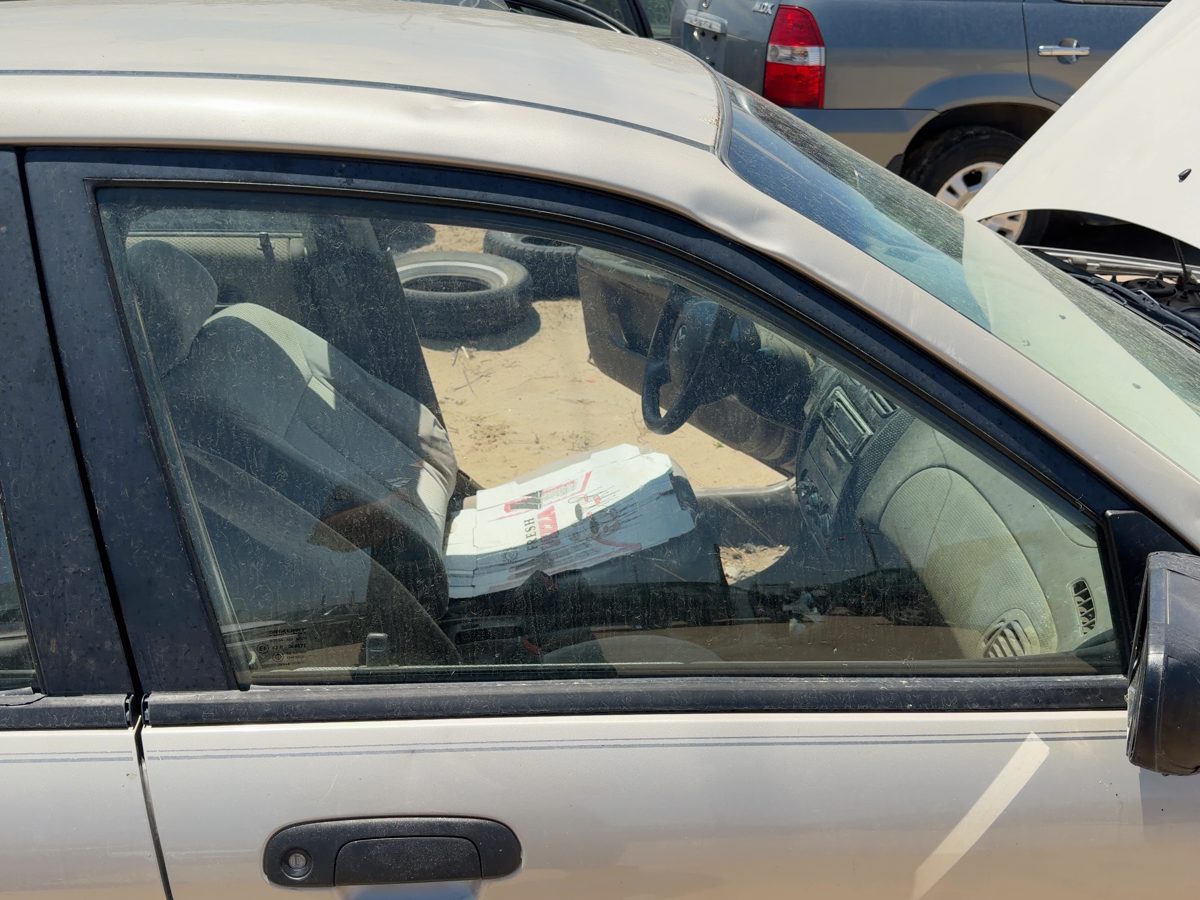 1999-2001 Mazda Protege Dx Passenger Right Front Side Window Door Glass Oem