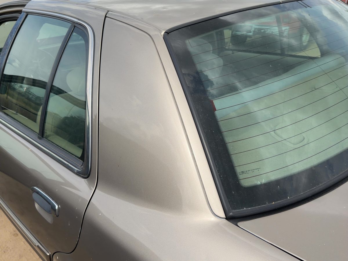 02 Grand Marquis Driver Left Rear Moulding On Quarter Panel Oem Arizona Beige Aq