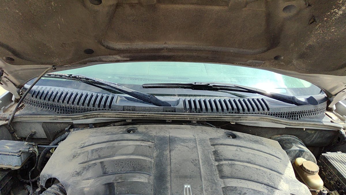 2003-2005 Lincoln Aviator Windshield Wiper Cowl Vent Trim Panel Oem Cover