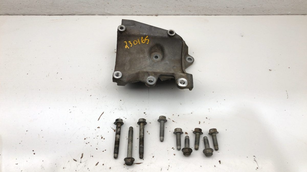 2006 Gmc Yukon Xl 1500 5.3L Ac Compressor Mount Bracket With Bolts 12554026
