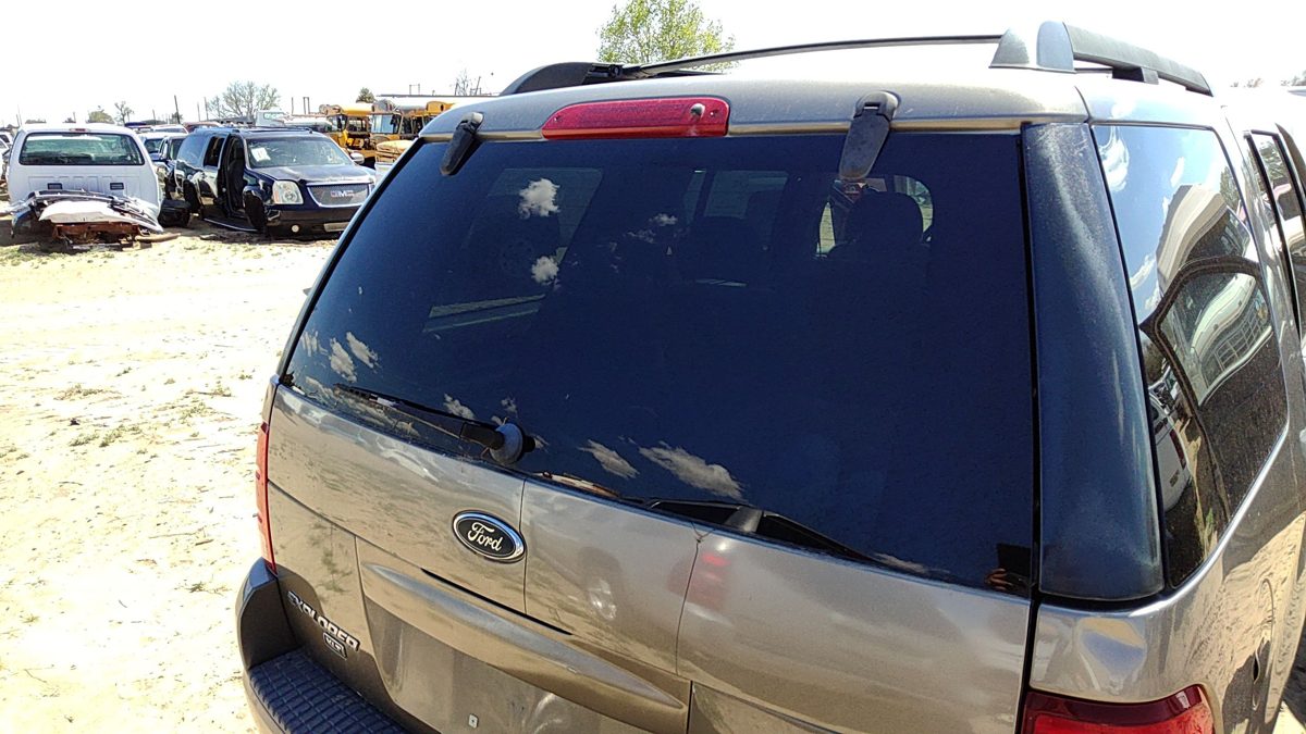 2005 Ford Explorer Back Glass/window