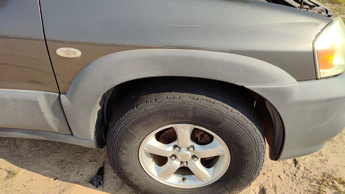 2005-2006 Mazda Tribute Passenger Right Front Wheel Flare Moulding Oem Fender