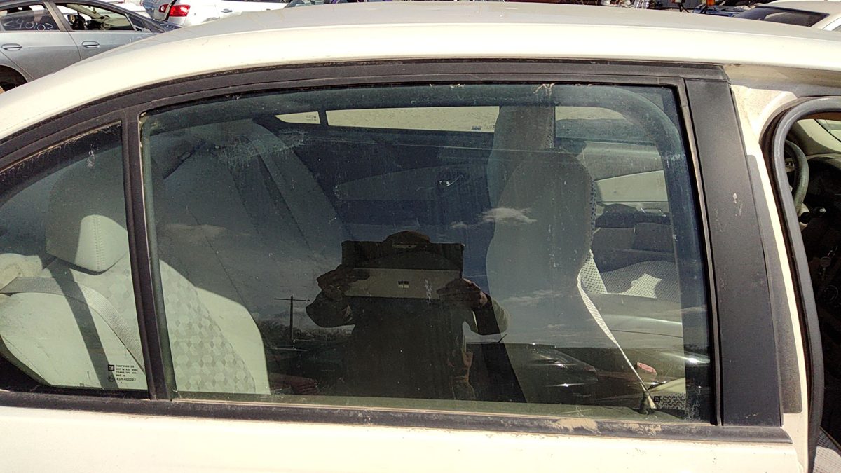 04-08 Chevy New Style Malibu Passenger Right Rear Side Window Door Glass Back