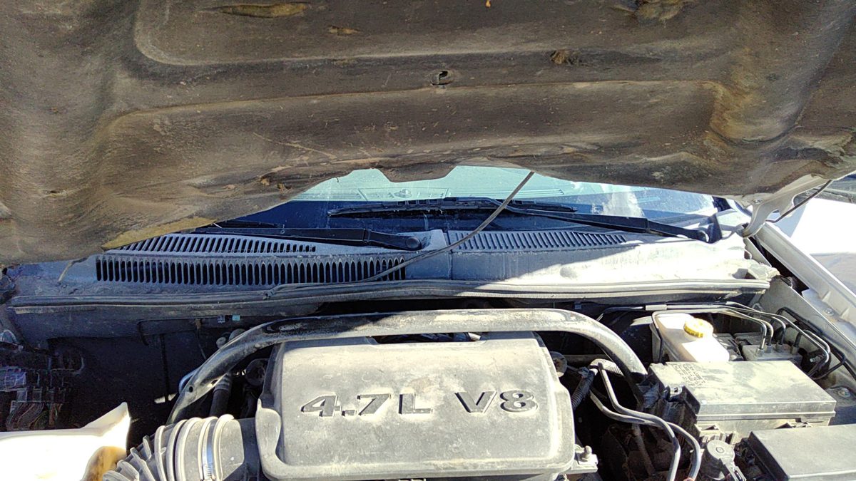 2005-2010 Jeep Grand Cherokee Windshield Wiper Cowl Vent Trim Panel Oem Cover
