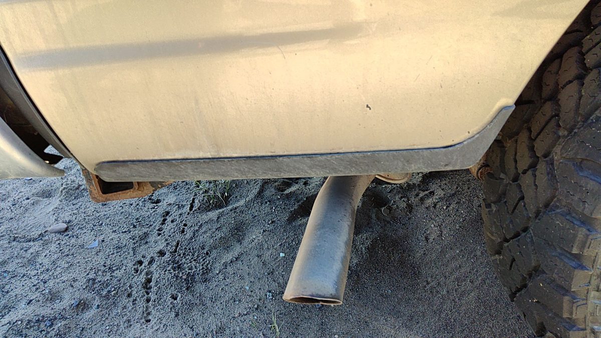 2001 Ford Expedition Passenger Right Rear Moulding On Quarter Panel Oem