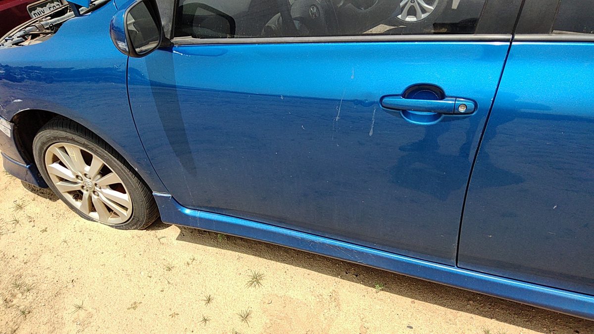 2010 Toyota Corolla Front Door