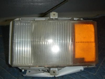 85-86 Deville Passenger Right Front Turn Signal Light Lamp Fender Mounted