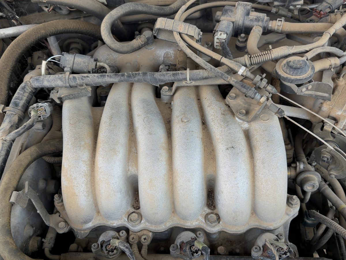 1998 Nissan Maxima Upper Intake Manifold Oem 3.0L 140102L910