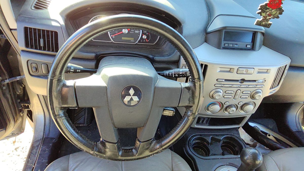 2004 Mitsubishi Endeavor Steering Wheel