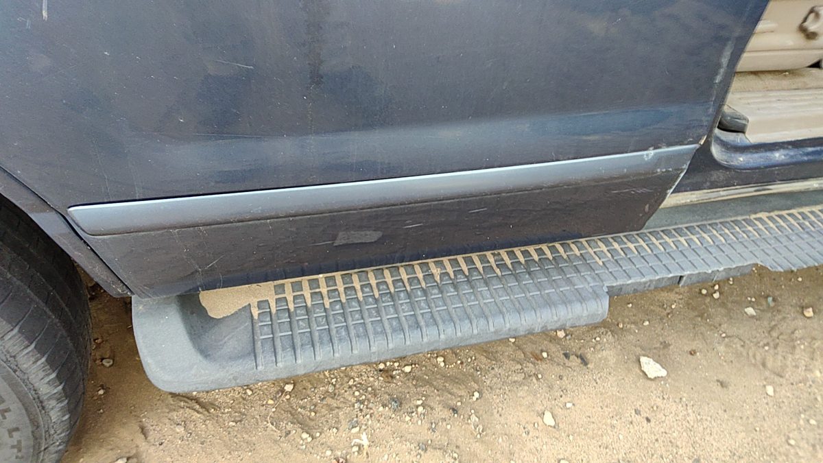 03-05 Explorer Passenger Right Rear Moulding From Door Back Trim Strip Blue Ld