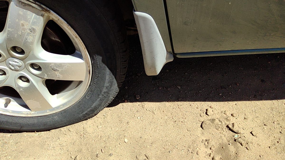 2007 Dodge Caravan Driver Left Moulding From Fender Oem Trim Strip