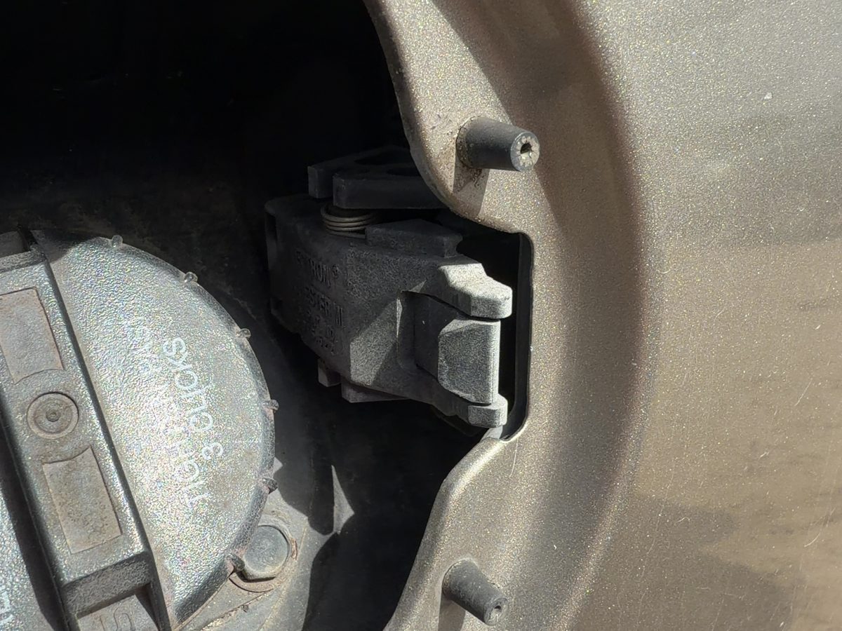 1998-2011 Mercury Grand Marquis Fuel Tank Door Release Actuator Oem