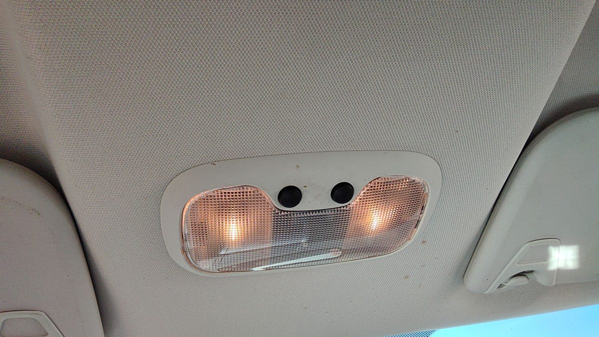 2009-2011 Dodge Journey Center Overhead Console Oem Dome Light Map Lamp Cubby