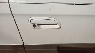 2000-2004 Legacy Outback Passenger Right Front Outside Door Handle Oem White 8Y3