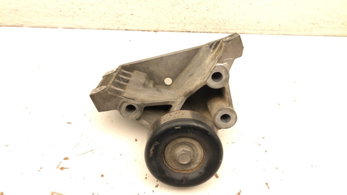 2007 Mercury Monterey 4.2L Alternator Mount Bracket Oem 1F2e-10039-Ac