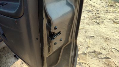 2005-2006 Mazda Tribute Passenger Right Front Door Latch With Rods/Cables Oem