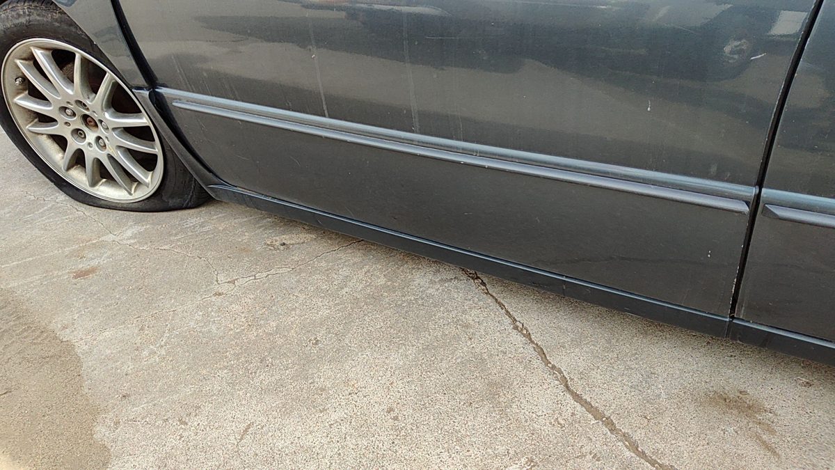 1999-2004 Chrysler 300M Driver Left Front Lower Rocker Panel Moulding Side Skirt