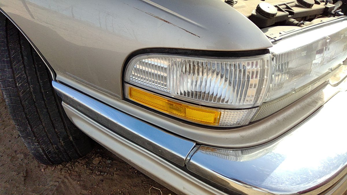 91-96 Park Ave Ultra Passenger Right Front Turn Signal Light Lamp Fender Mounted