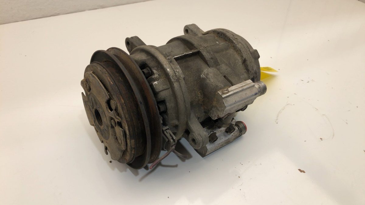 1983-1989 Ford Van E150 Ac Compressor Air Conditioner Pump Assembly Oem 5.8L