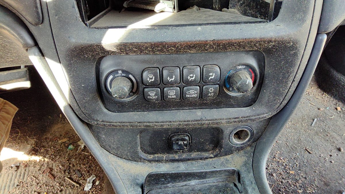 00-05 Bonneville Temperature Control Module In Dash Heater Ac Head Unit Oem
