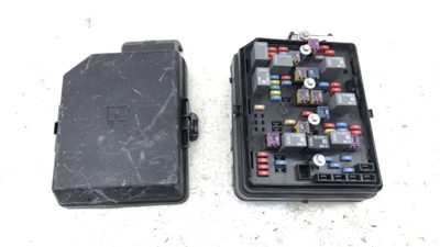 2008-2011 Chevy Impala Engine Fuse Box Panel Oem Power 20817315