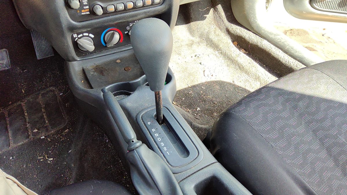 00-05 Pontiac Sunfire Floor Shifter Lever Assembly Shift Automatic Transmission