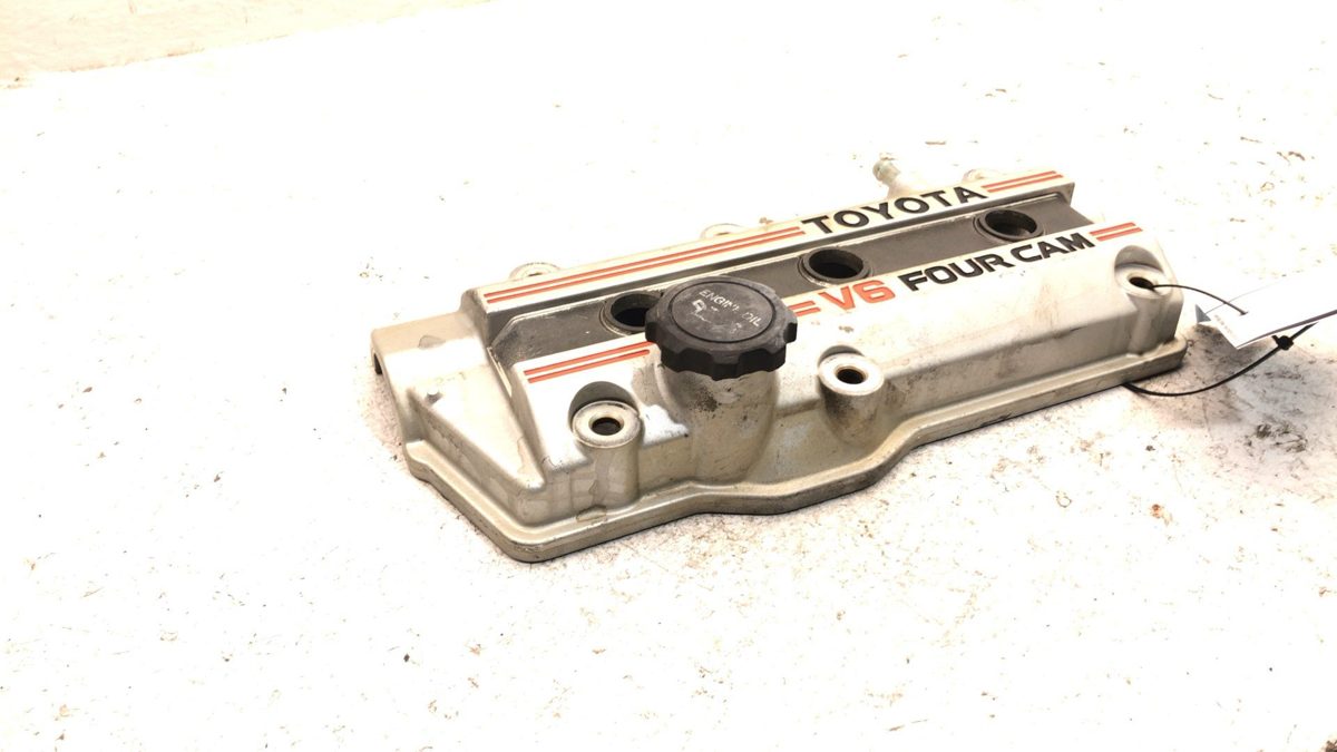 1988 Toyota Camry Front Valve Cover Oem 2.5L V6 4 Cam